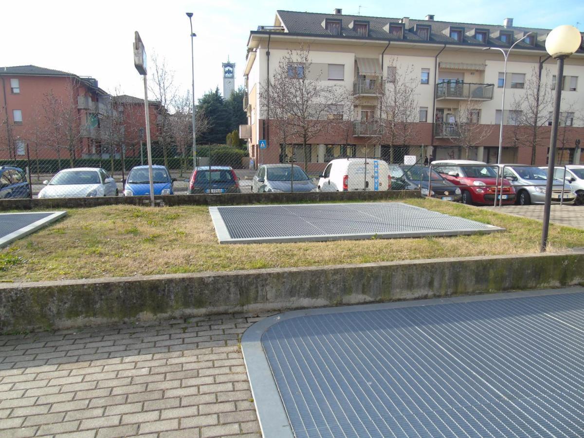 Casa Leonardo Airport Hotel Azzano San Paolo Eksteriør billede